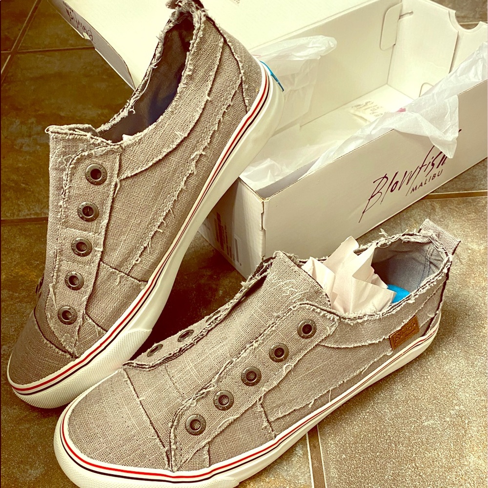 NIB Blowfish Play Sneaker